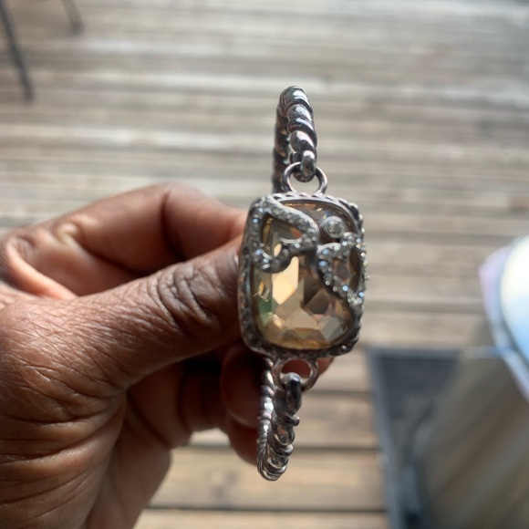 Ladies bangle bracelet - Picture 1 of 6